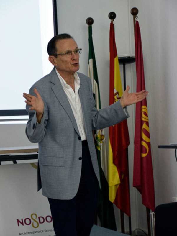 En la Casa de las Columnas se presentó la ponencia del Título “Francisco Javier Balmis y la Real Expedición Filantrópica de la vacuna de la viruela.