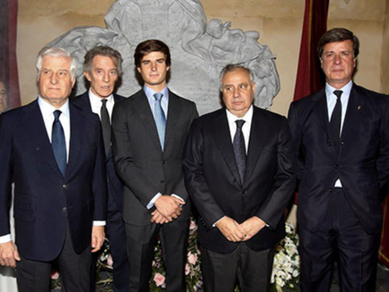El Duque de Alba , Cayetano , Fernando y Alfonso Diez en tercer aniversario muerte Duquesa de Alba