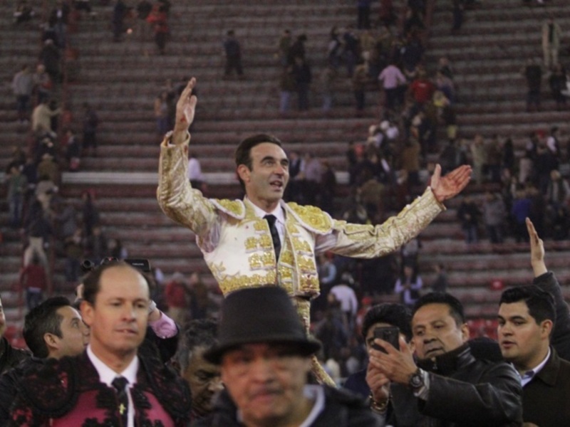 'Se cumplió el sueño', nuevo vídeo de Enrique Ponce tras su triunfo en México
