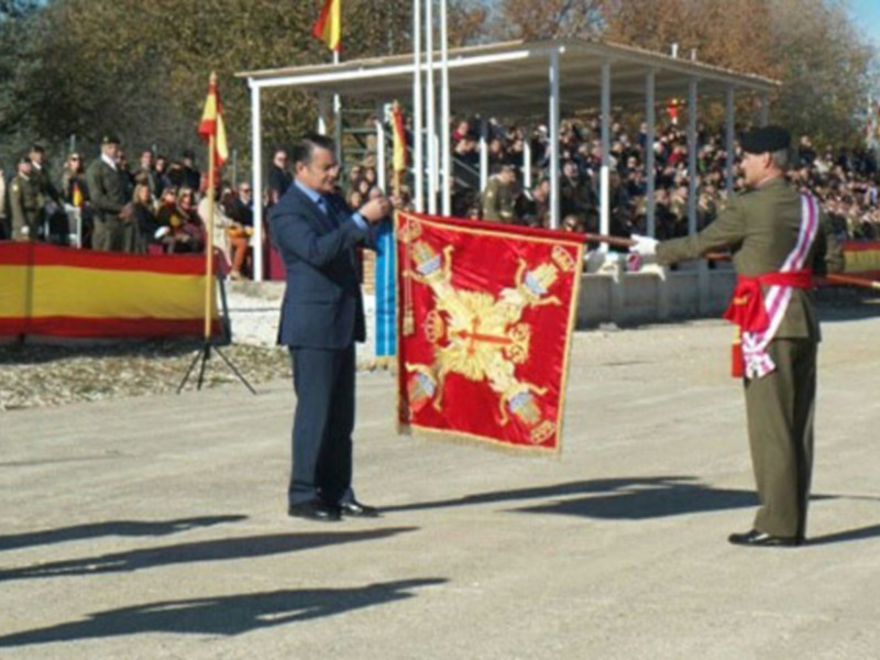Corbata de la Orden del Mérito Civil para la Brigada Guzmán El Bueno X