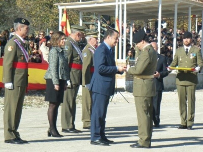 Corbata de la Orden del Mérito Civil para la Brigada Guzmán El Bueno X