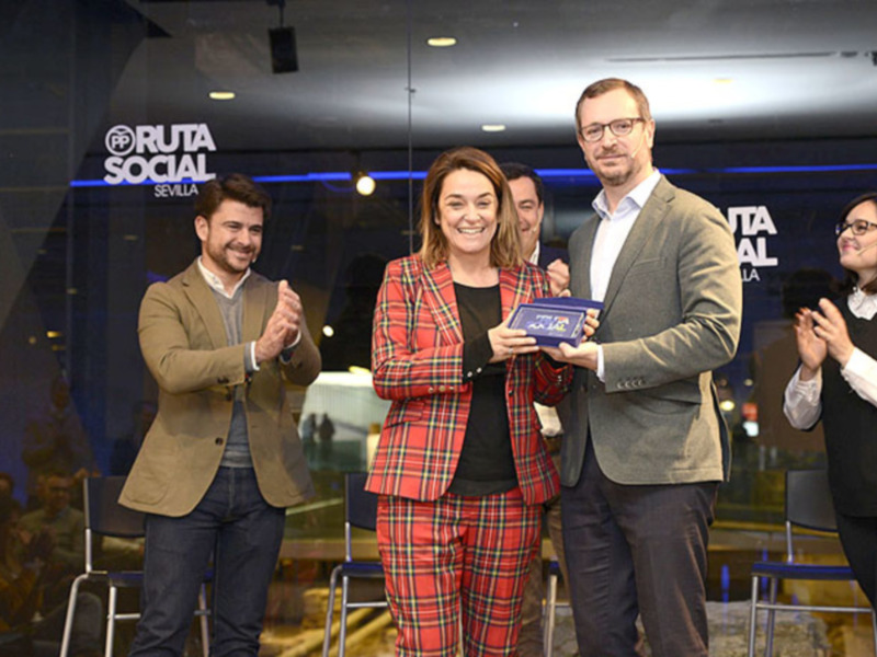 El programa "Gente Maravillosa" recibe el I Premio Ruta Social que concede el Partido Popular de Sevilla