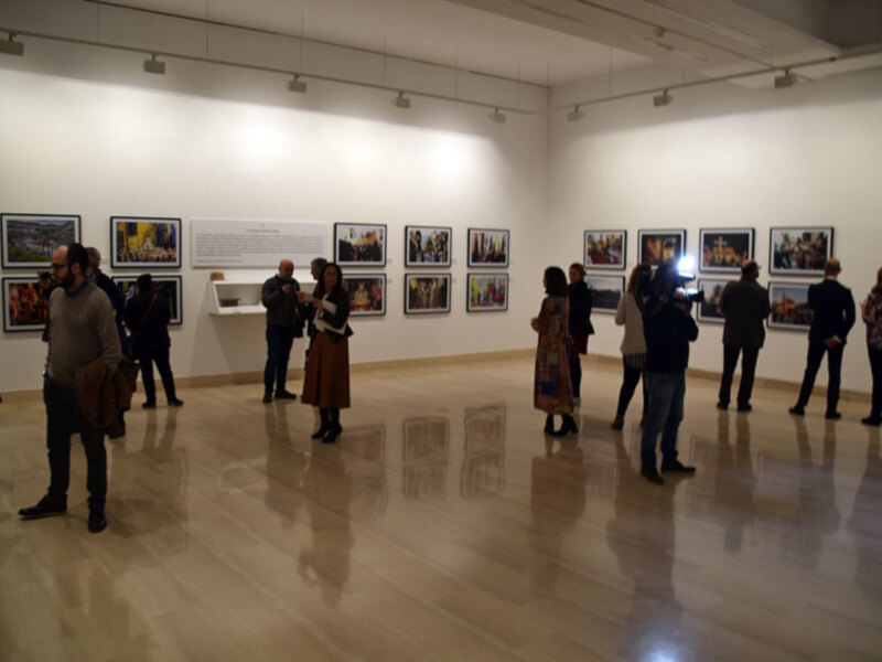 Exposición pasos de misterio en el corazón de Andalucía y Sicilia.