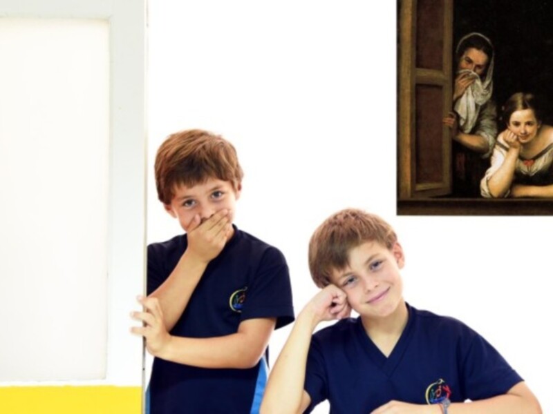 Exposición fotográfica en el Colegio Santa Ana en calle Padre Damian