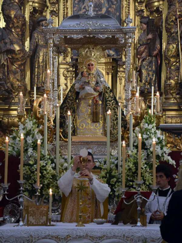 La Hermandad Filial de la Virgen del Mar en Sevilla celebró la Función Principal de  Instituto.