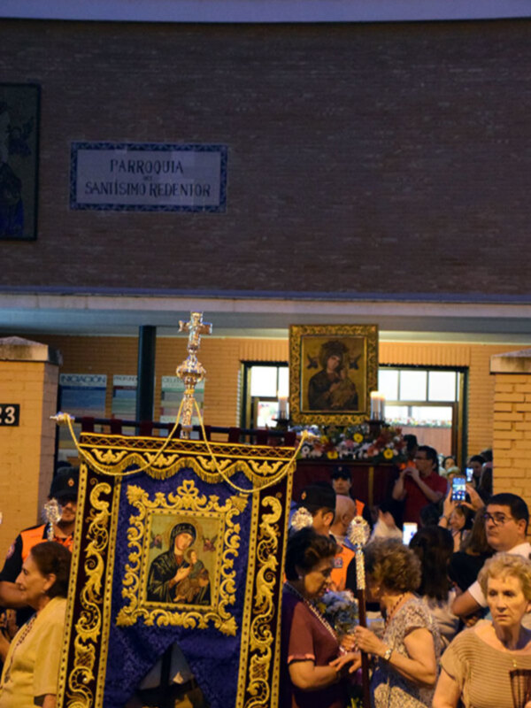 El Icono de Ntra. Sra. del Perpetuo Socorro procesionó  por el  barrio sevillano de Nervió.