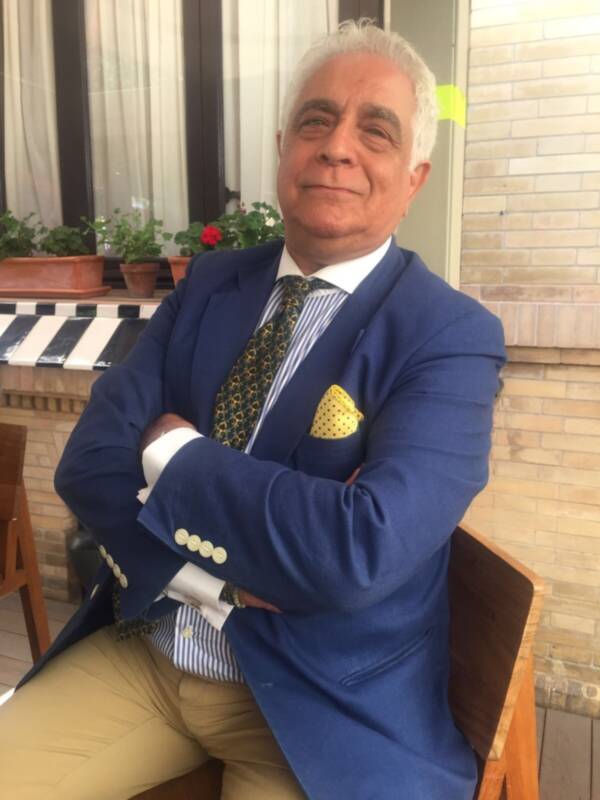 El pintor Miguel Caiceo expondrá sus trabajos en la sala de El Chusco en Chipiona del 30 de agosto al 11 de septiembre