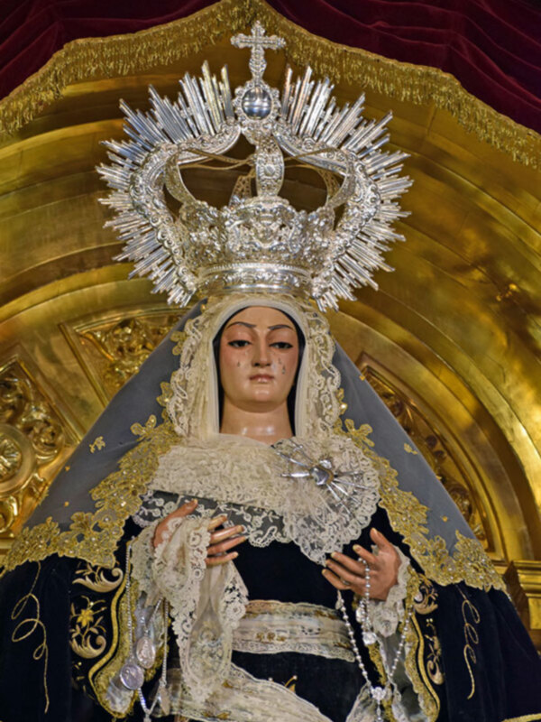 La Soledad de Alcalá del Río vestida en tiempo ordinario.