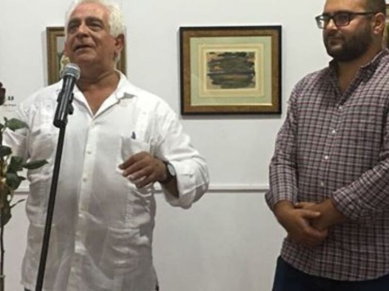 Miguel Caiceo muestra en el Chusco sus pinturas y collages con el nombre 'Luz de vanguardia'