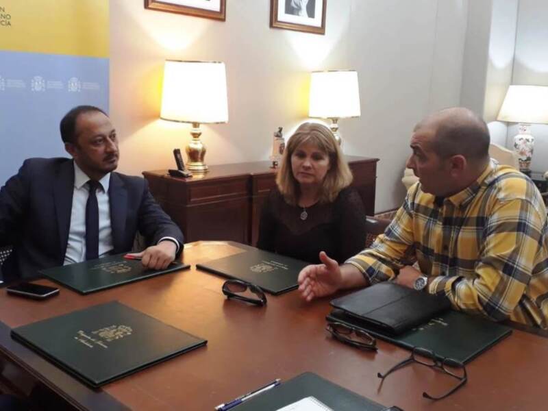 El delegado expresa su apoyo a la Asociación Sevilla Bebés Robados