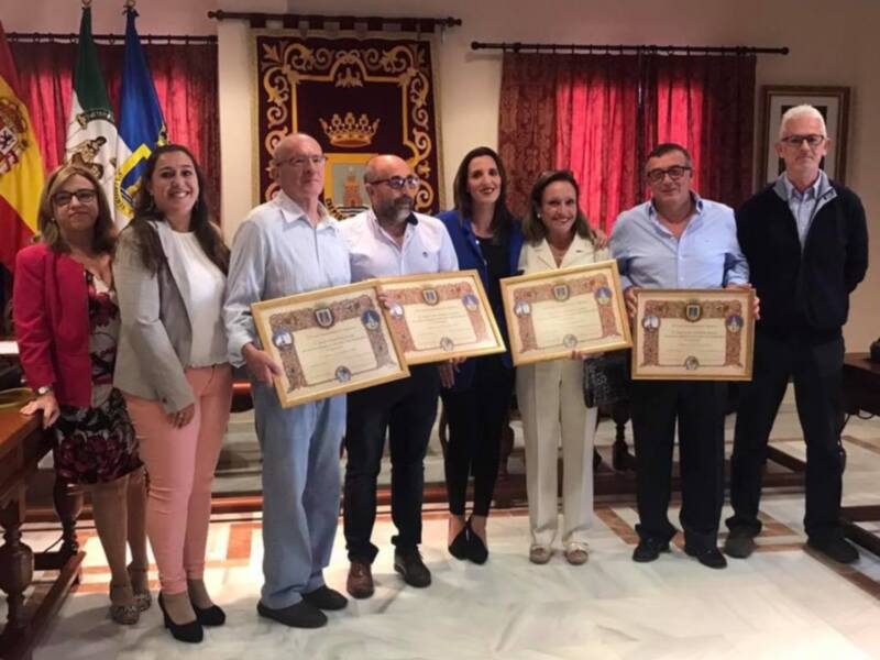Un acto académico abrió ayer oficialmente el curso escolar homenajeando a docentes que se jubilan