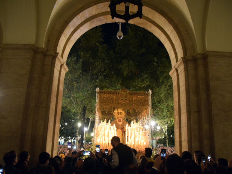 La madre de Dios se llama Esperanza.