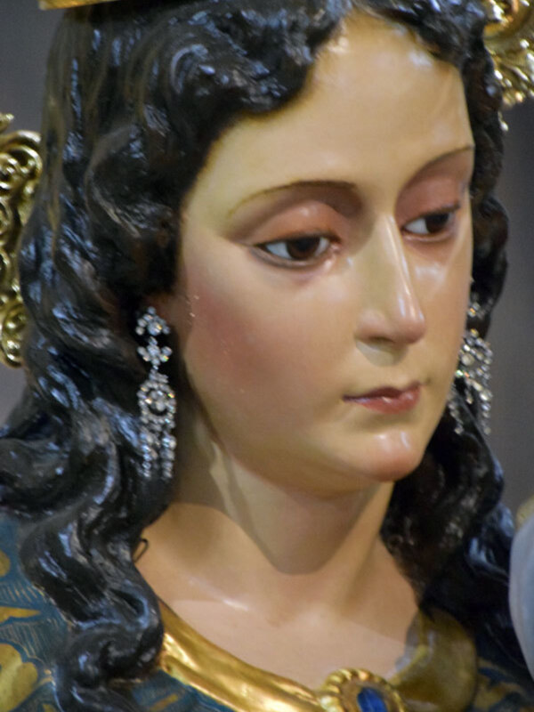El 22 de febrero tuvo lugar el Besapiés extraordinario de María Auxiliadora de Triana. (La Sentaíta)