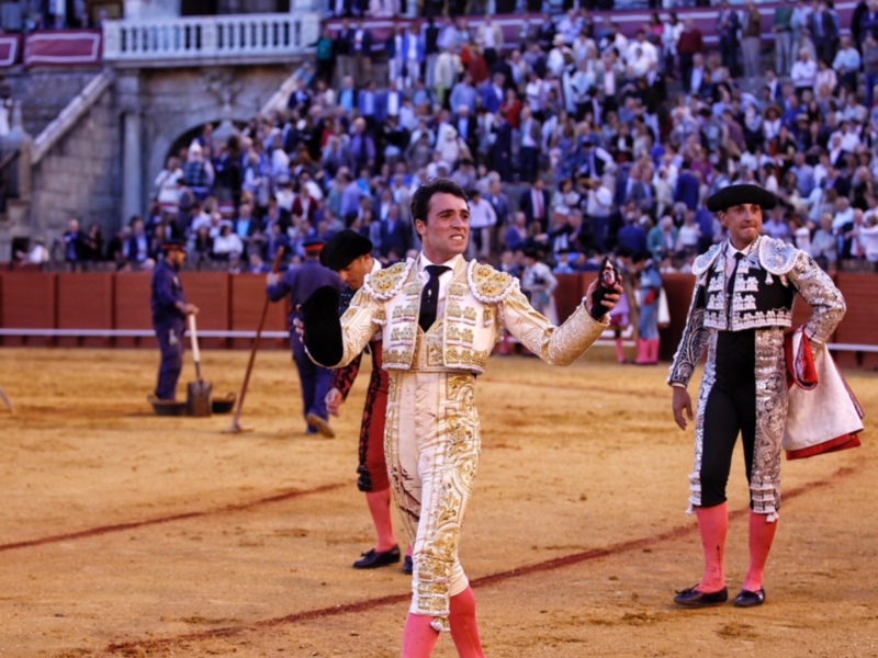 Rafael Serna corta una oreja en la segunda de abono