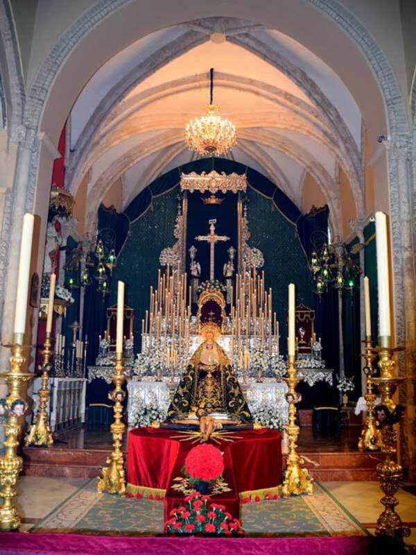 Alcalá del Río celebró los cultos del Solemne Besamanos de la Hermandad de la Vera-cruz  +
