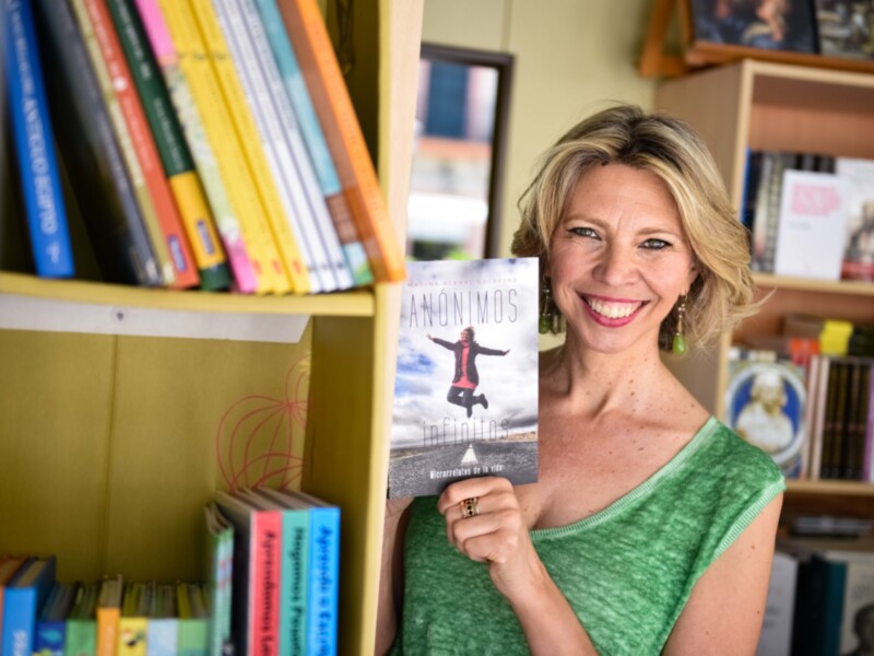 Marina Bernal eleva la cotidianeidad a protagonista en "Anónimos Infinitos"