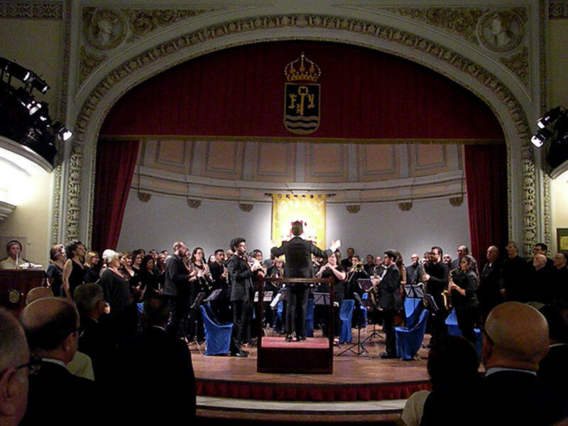 La Banda Sinfónica de Música de la Sociedad Musical ARS XXI, celebró el Concierto de  la Hispanidad en la Cátedra General Castaño.