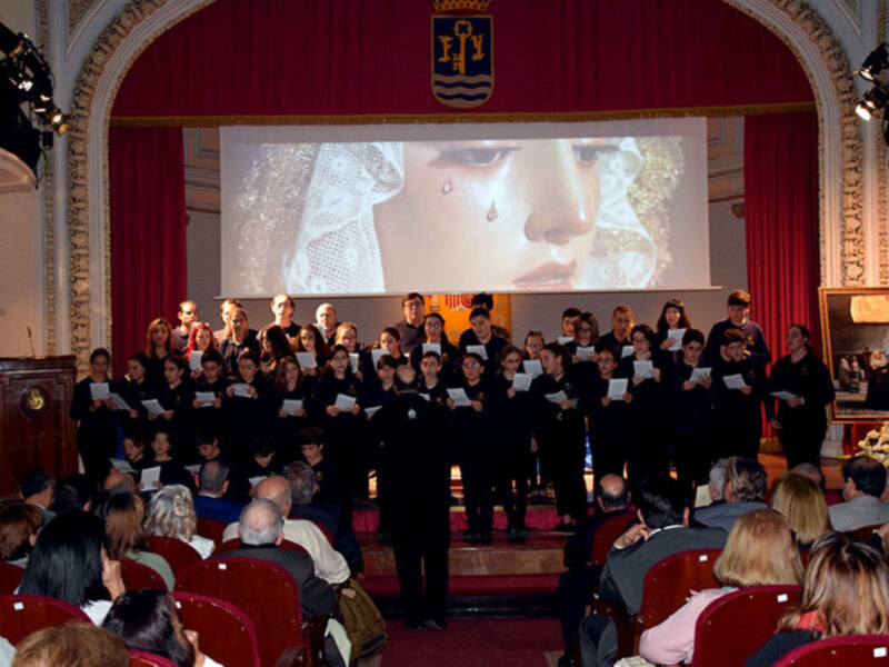 Las hermosas voces de la Escolanía Salesiana “María Auxiliadora” actuaron en Capitanía General de Sevilla.