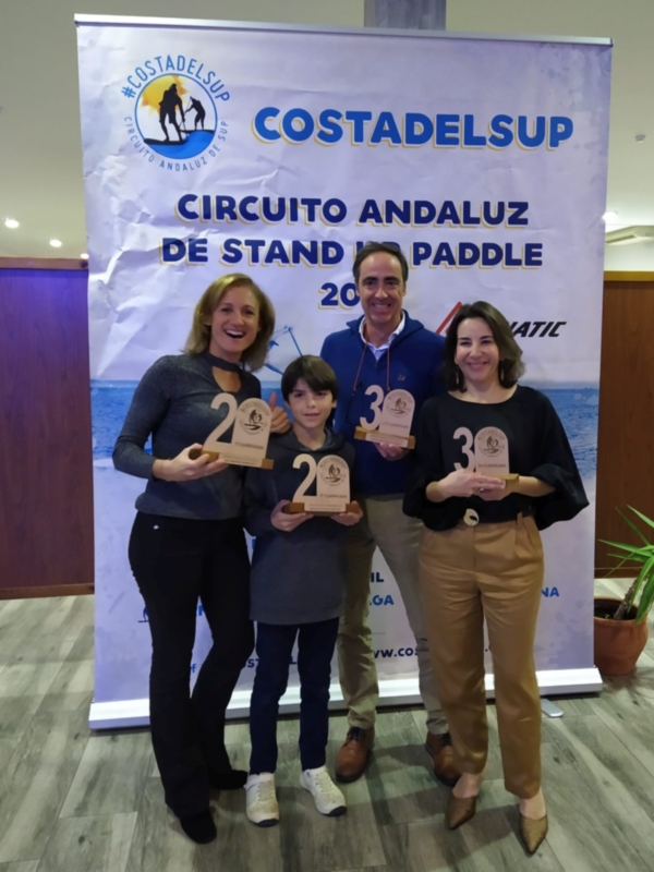 El Club Piragüismo Triana, distinguido en la clausura del Circuito Andaluz de paddle surf