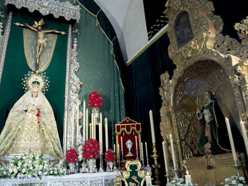Quinario y Función Principal en honor  al crucificado de la Hermandad de la Vera-cruz de Alcalá del Río.