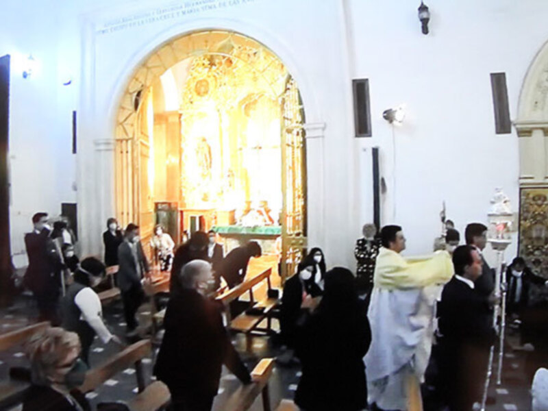 Alcalá del Río despidió a los cultos de Quinario del Cristo de la Vera-cruz con la procesión del Santísimo.
