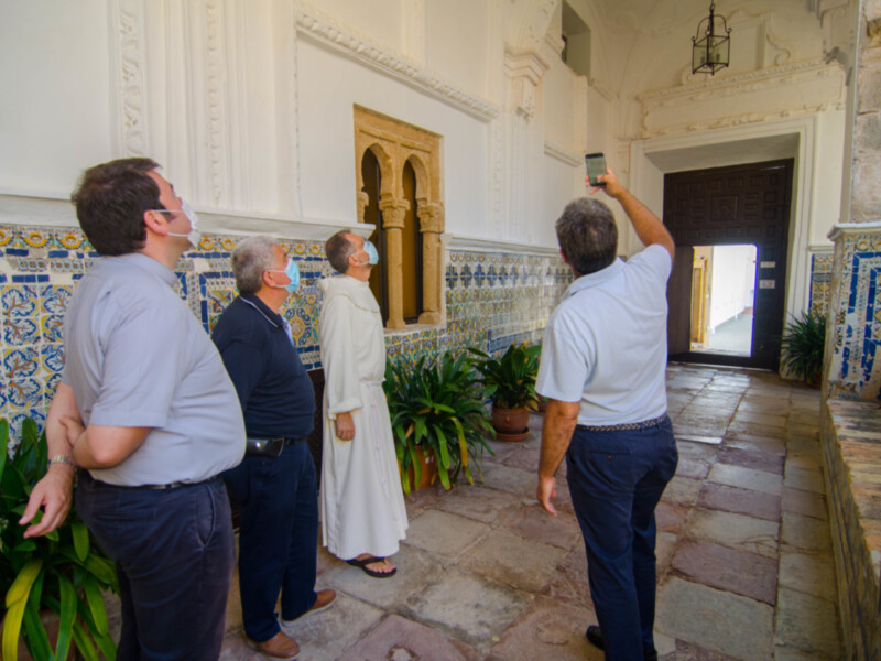 Chipiona recibe a los técnicos del obispado de la diócesis Jerez Asidonia para la creación de la ruta de turismo monumental