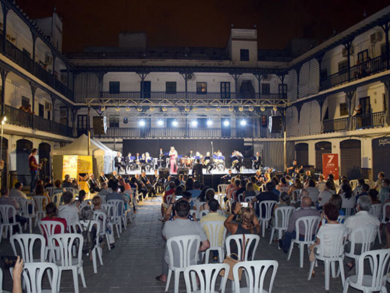 Concierto de la Banda Sinfónica en el patio del Hotel Triana, con motivo de la Velá de Triana 2020