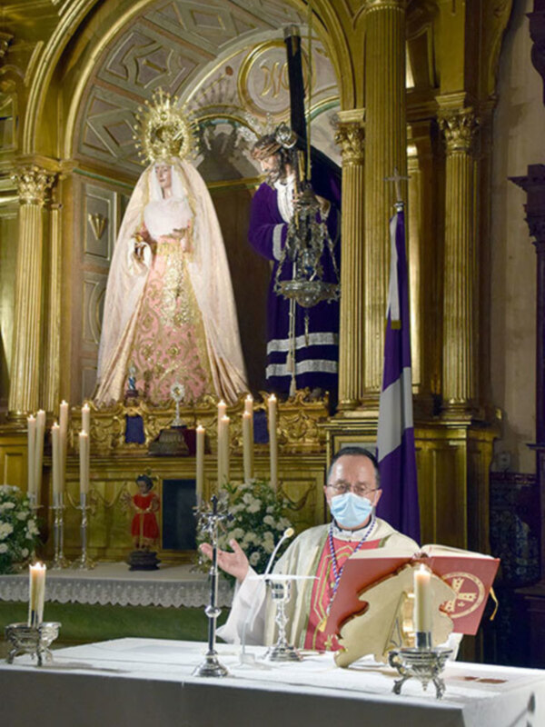 Santa Misa de Hermandad oficiada por el nuevo director el Rvdo. José María Campos Peña