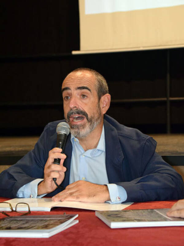 Apertura de curso cofrade y presentación del Anuario 2019-2020 de la Hermandad de la Trinidad hispalense. 