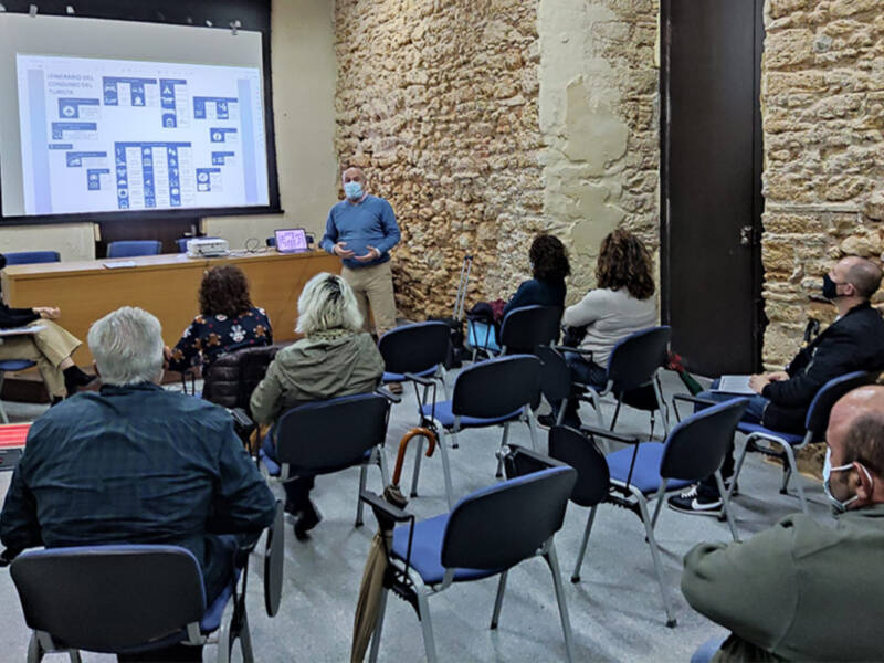 Turismo inicia la ronda de reuniones informativas para la hostelería chipionera sobre el Sistema Integral de Calidad Turística en Destinos