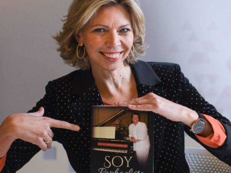 Crónica de la agencia EFE sobre el libro "Soy raphaelista" de Marina Bernal