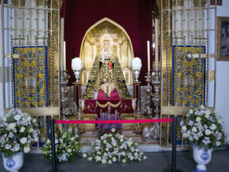 Viernes Santo en Alcalá del Río, esperanza de un tiempo mejor