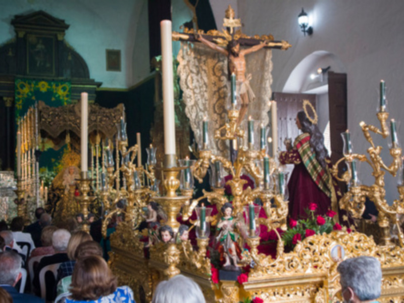  Veneraciones y cultos de la Hermandad de la  Vera-cruz en el Jueves Santo de Alcalá del Río 