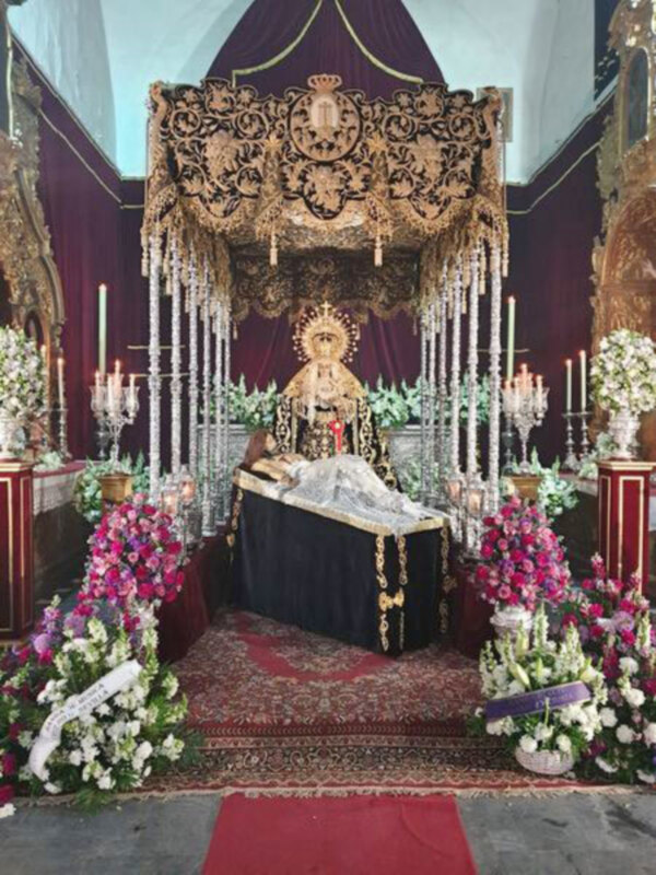Viernes Santo de recogimiento oración y fe en Alcalá del Río