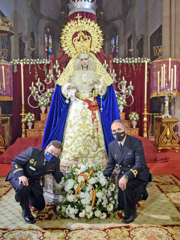 La Hermandad de la Virgen del Carmen Doloroso agradece la presencia naval y la Asociación Are.