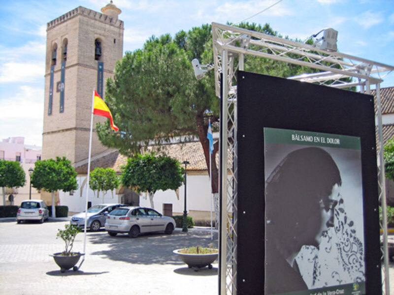 En las calles de Alcalá del Río, es ARTE y ELEGANCIA en el paisaje.