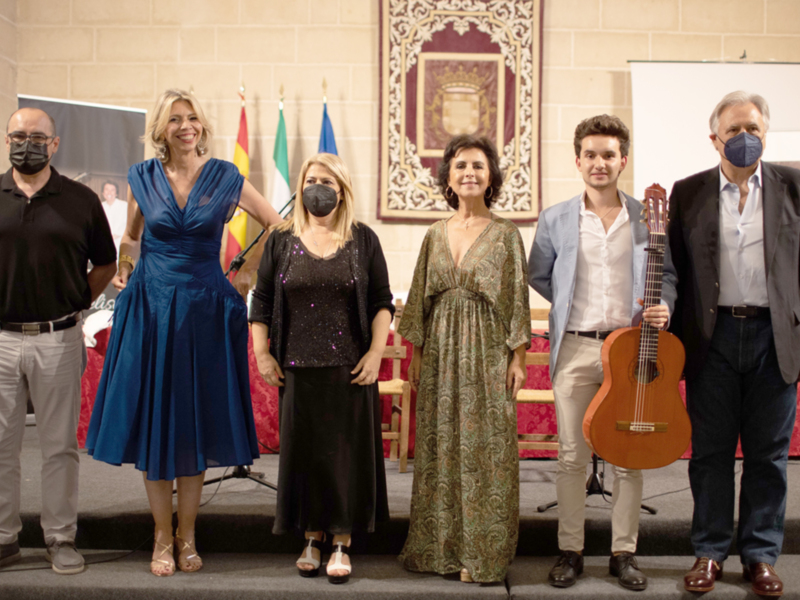 Gran éxito de la presentación de los libros Soy Raphaelista y Canta Rocio Canta el pasado sábado en la Feria del Libro de Jerez 2021.
