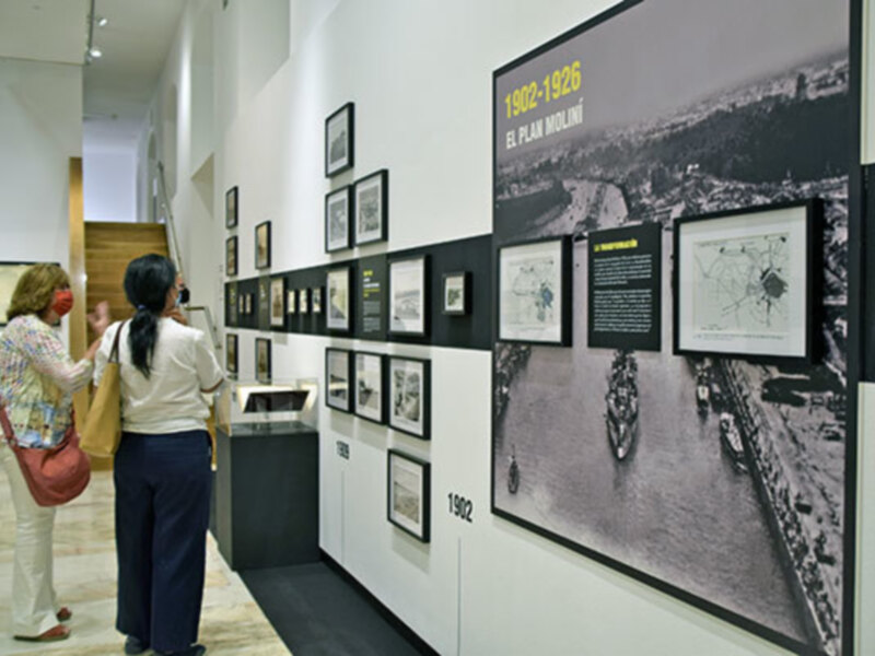 El Puerto de Sevilla expone su historia gráfica, con 150 fotos y 30 piezas singulares