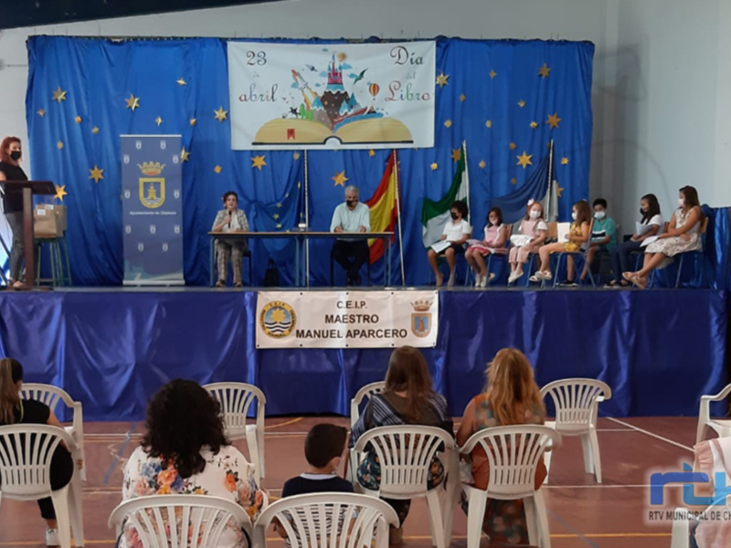 Educación entrega los premios de un concurso de dibujo y redacción escolar en segundo ciclo de Infantil y Primaria