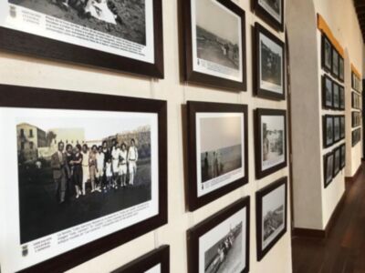 Los inicios del turismo en Chipiona en una exposición que ofrece la Asociación Caepionis en su sede del Castillo  
