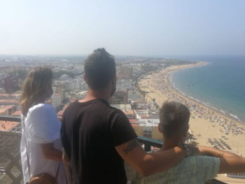 Turismo ya tiene completo el cupo de plazas para las visitas al Faro de Chipiona este mes de julio 