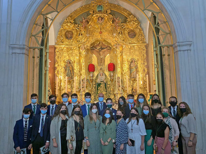 Entrega de reglas en la Festividad de la Exaltación de la Santa Cruz.