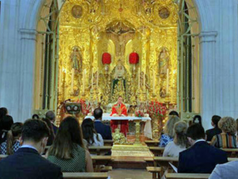 Alcalá del Río celebró la exaltación  de la Santa Cruz.