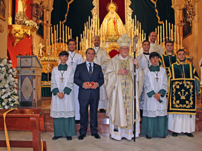 El cardenal Amigo celebra el 50º aniversario de la Coronación de la Virgen de las Angustias de Alcalá del Río
