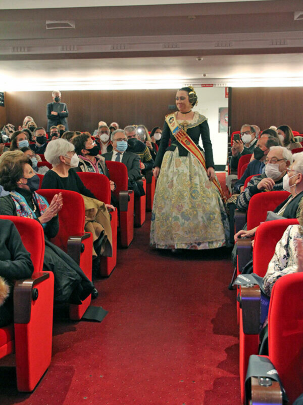 La casa Regional Valenciana en Sevilla presentó a su fallera Mayor 2022, en honor a la Virgen de los Desamparados.