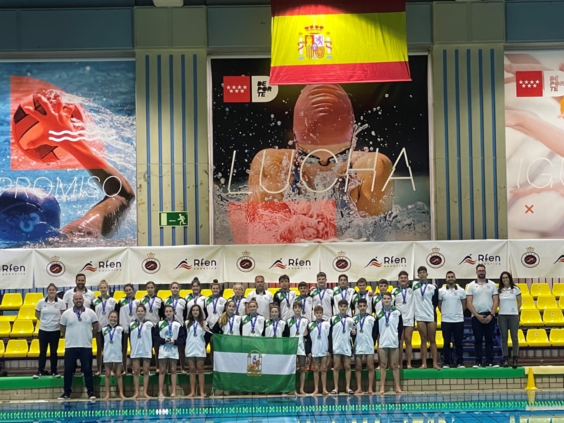 Acento nazareno en el doble subtítulo nacional de las selecciones andaluzas infantiles de waterpolo