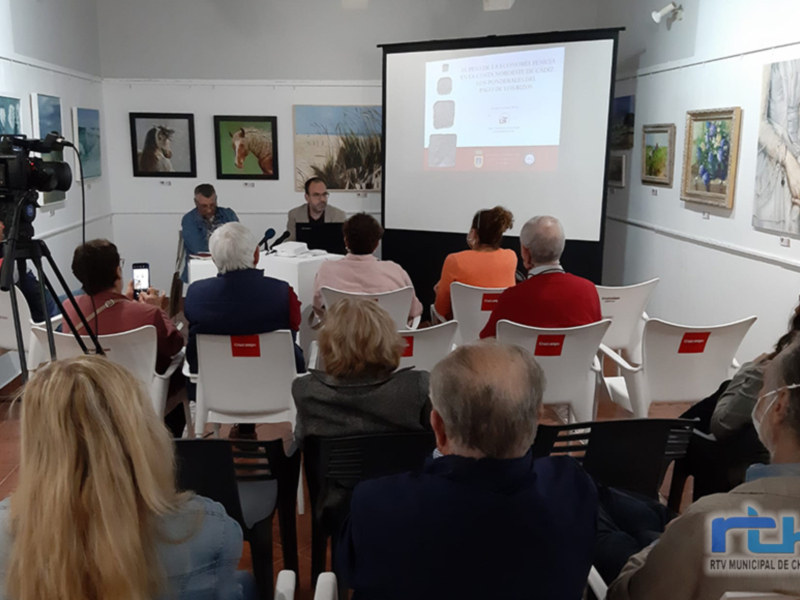 La sala de Espacio Vacío acogió ayer la primera conferencia del ciclo sobre la arqueología y Chipiona