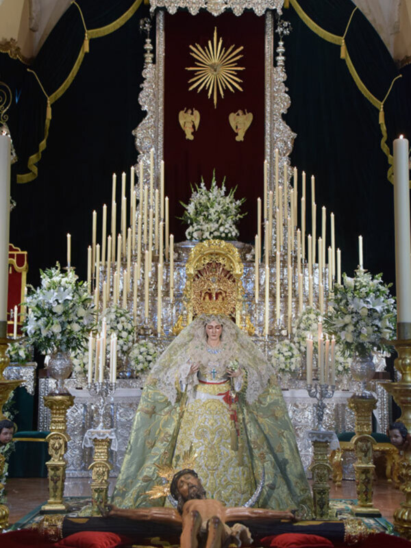La Hermandad de la Vera-cruz de Alcalá del Río celebró pleitesía a sus titulares