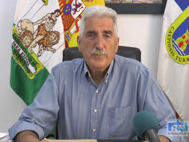 Luis Mario Aparcero espera que el servicio de autobús urbano de Chipiona esté funcionando a principios de julio