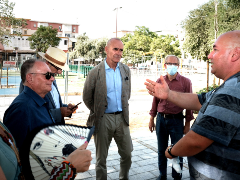 El Ayuntamiento pondrá en servicio este verano la Plaza de la Candelaria, en Tres Barrios-Amate